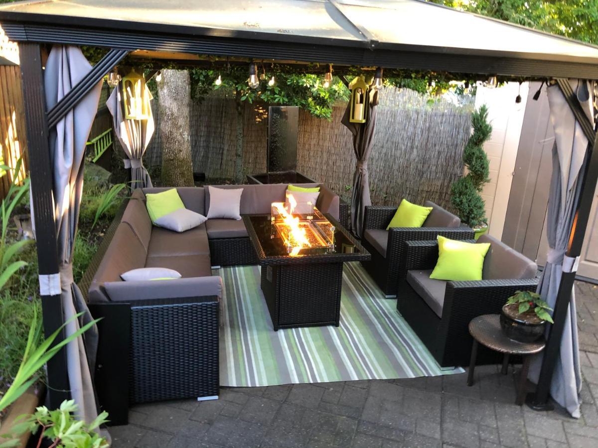 Cozy And Modern 3 Bedroom In Central Location! Victoria Buitenkant foto